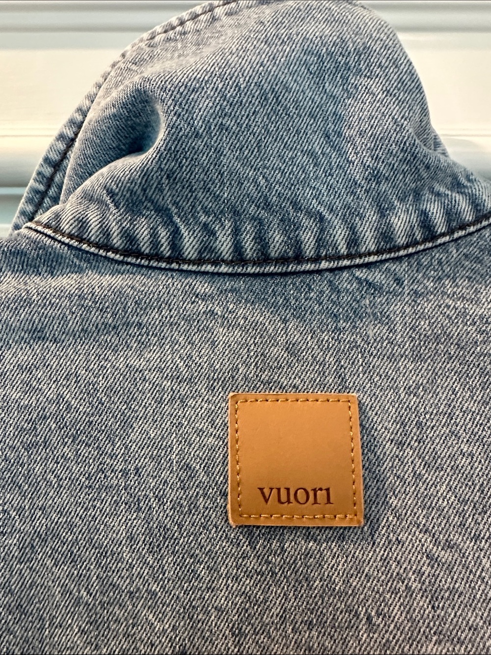 Vuori Women's Oversized Light Blue Denim Jacket - Picture 5 of 5